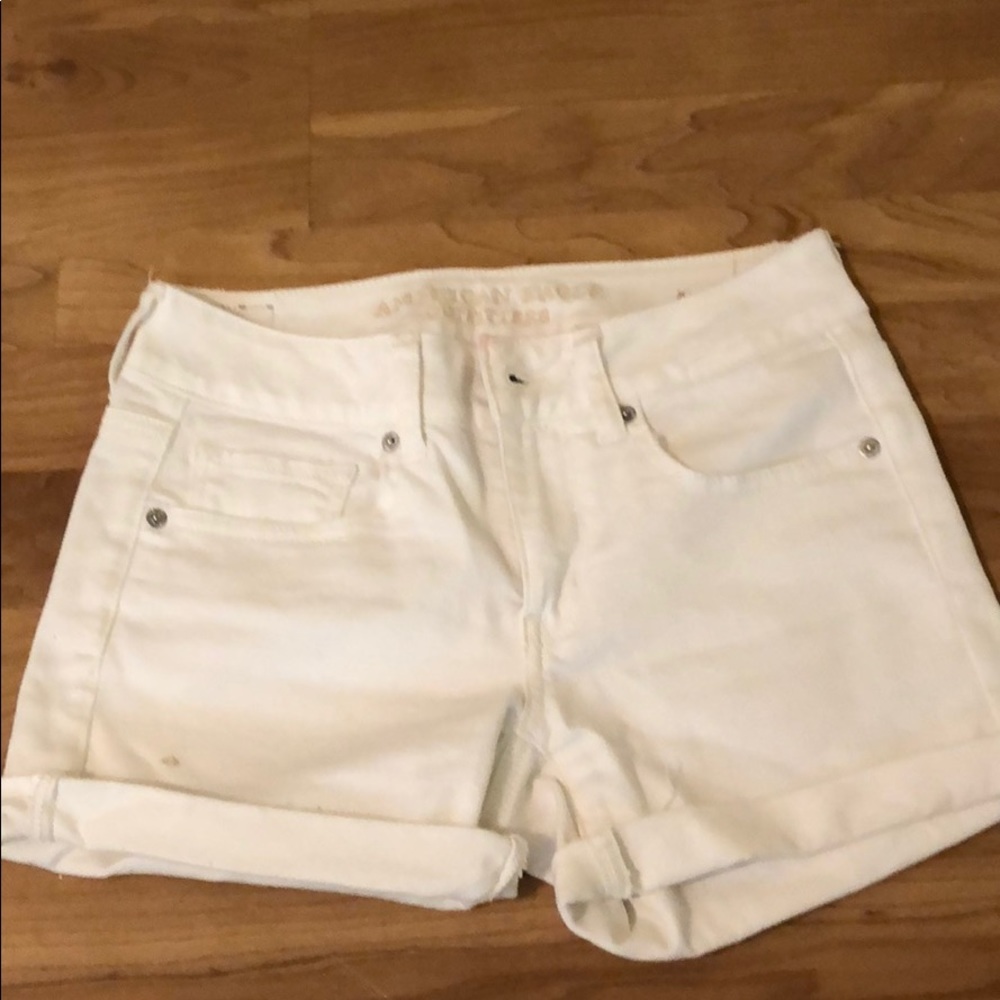 American Eagle SIZE 2 white shorts
